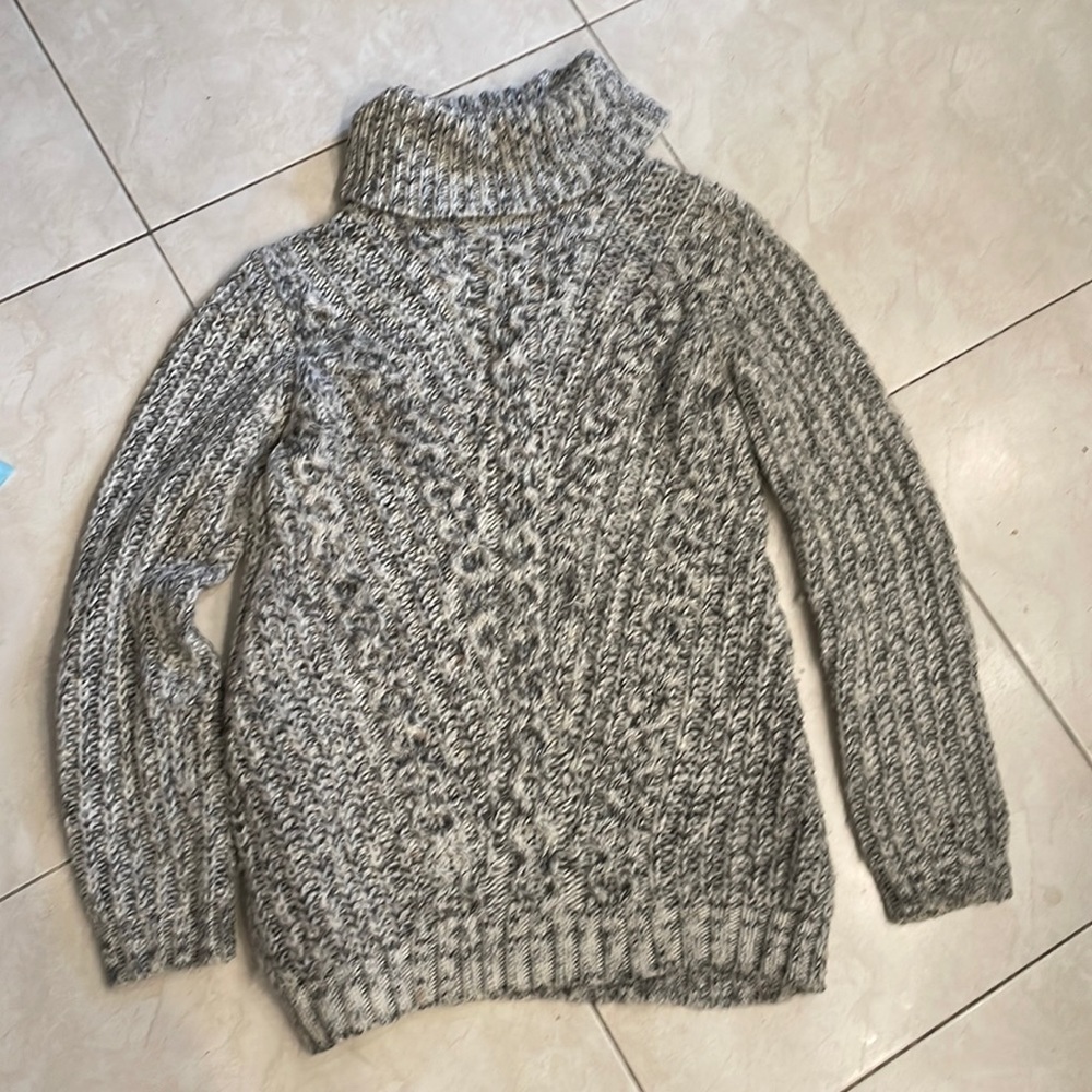 Wool knit turtle neck (Forever 21 - Medium)